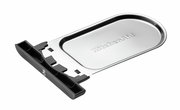 Nahaufnahme einer herausnehmbaren Krümelschublade für den KitchenAid 2-er Toaster, aus Edelstahl mit schwarzem Griff.