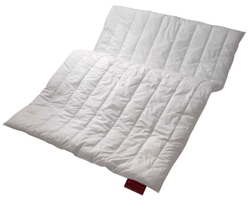 Weiße, gesteppte Bettdecke in schräger Perspektive, Vital Plus Duo-Bett 155x220