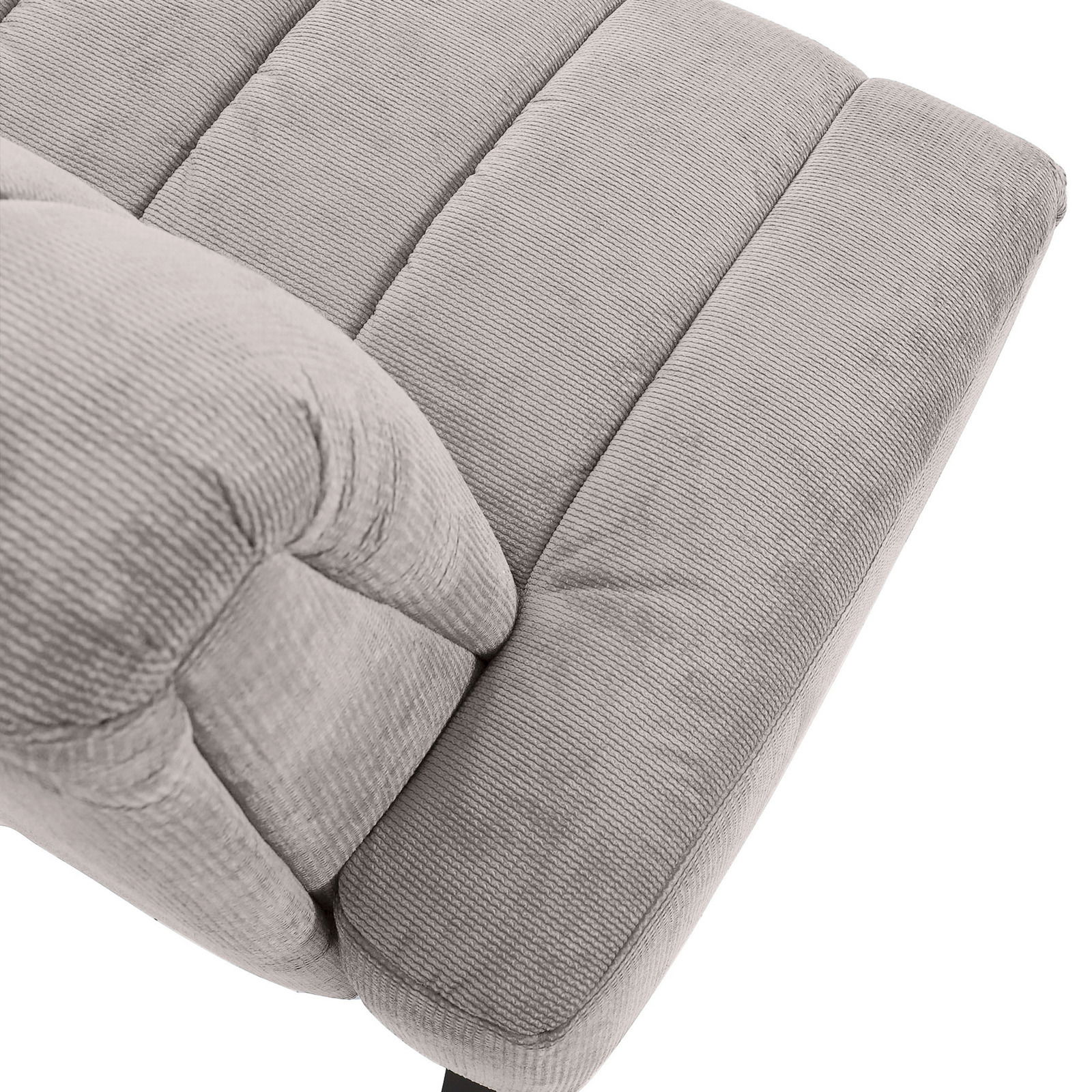 Nahaufnahme einer grauen 2,5er-Sitzbank mit weichem, geripptem Stoffbezug, von oben betrachtet.