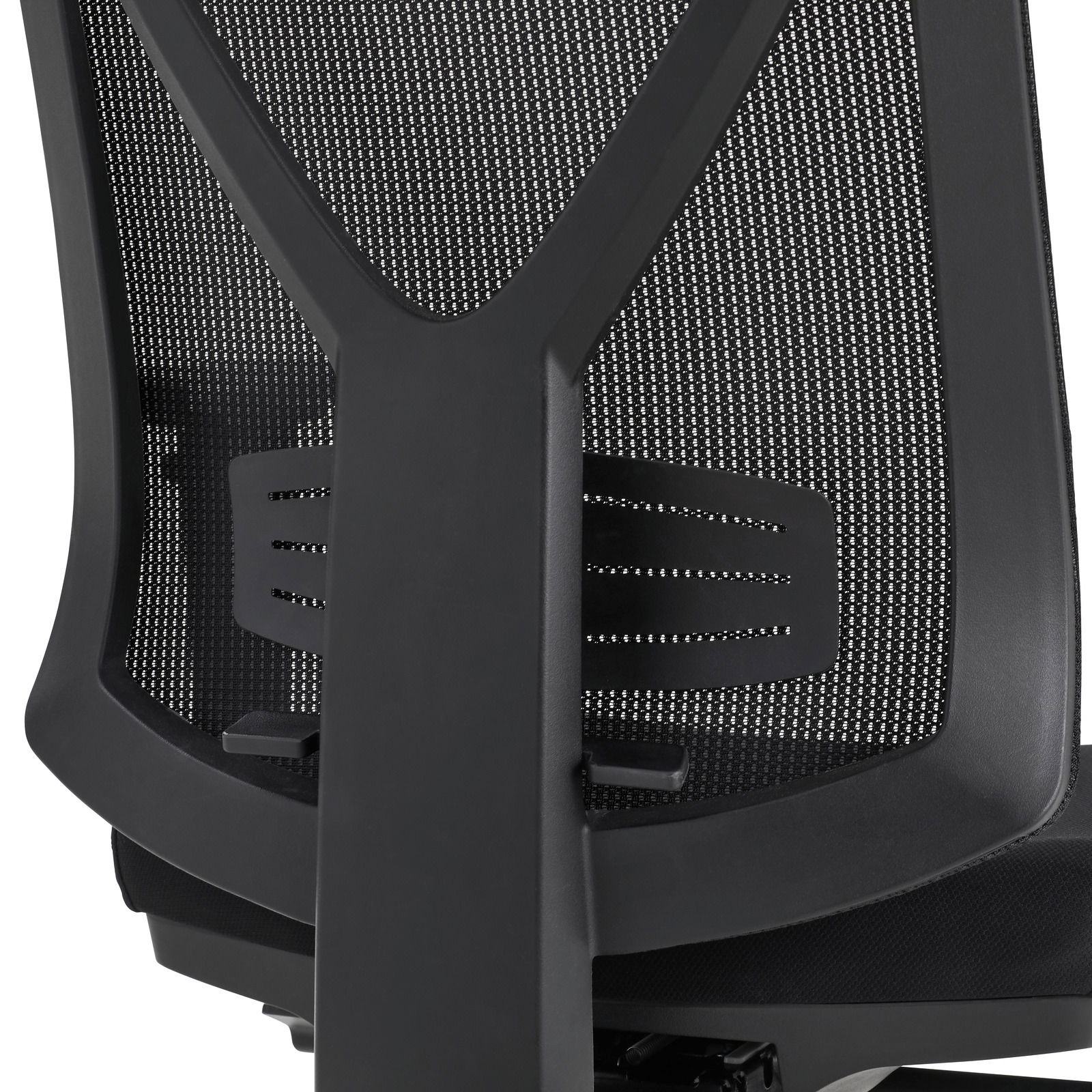 Rückansicht eines Drehstuhls mit schwarzer Netzrückenlehne und ergonomischem Design.