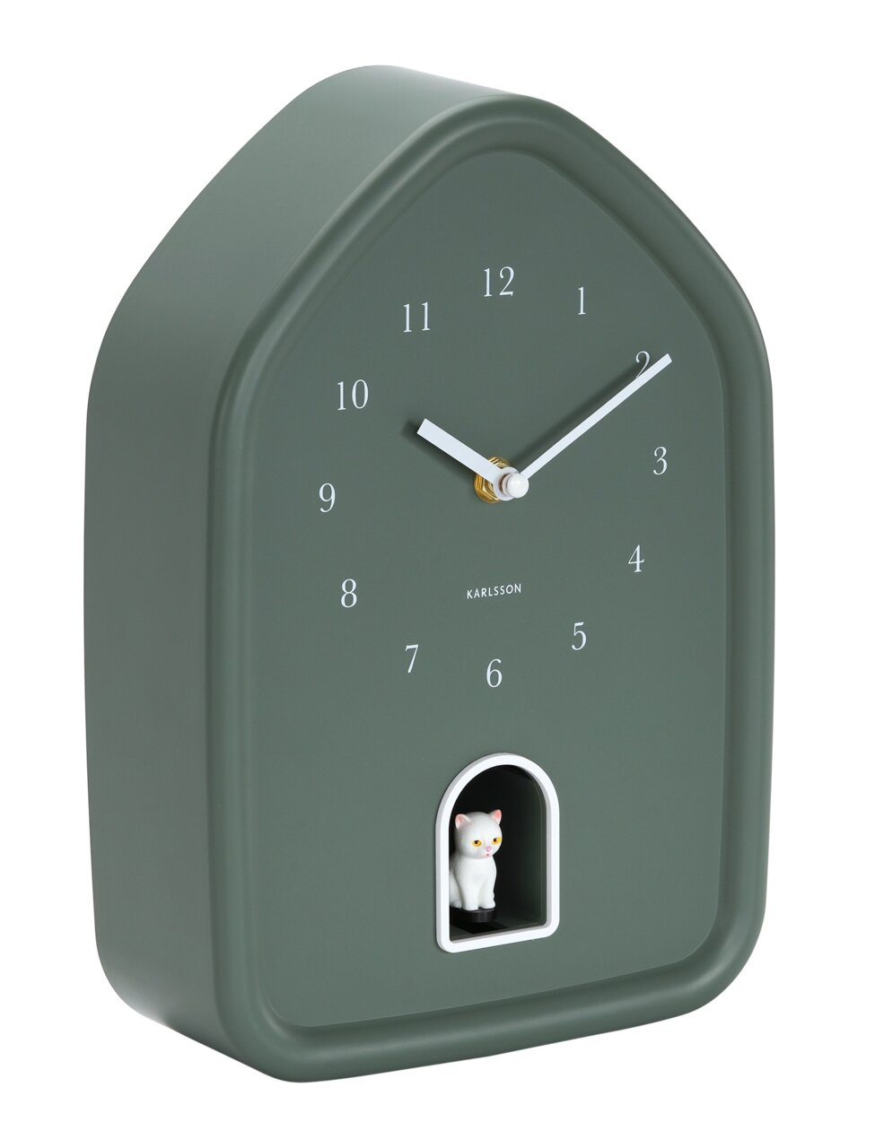 Moderne Wanduhr in Hausform mit grünem Gehäuse und weißem Zifferblatt, seitliche Perspektive, mit kleiner weißer Katzenfigur in einer Öffnung unten.
