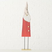 Holzfigur eines Gnomes mit rotem Körper, zwei Knöpfen und spitzem Hut, frontal abgebildet.