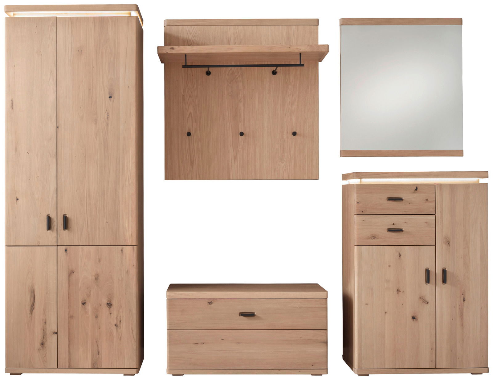 Garderobenkombination 5-tlg. aus Holz in Frontansicht, bestehend aus einem hohen Schrank, einer Wandgarderobe mit Haken, einem Spiegel, einer Kommode und einer Sitzbank.