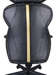 Gaming Stuhl in schwarzem Leder mit goldener Mittelstreifen, Ansicht von vorne