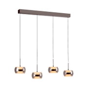 Moderne 4-flammige Pendelleuchte mit rechteckigem Baldachin, schwarzen Kabeln und rauchgrauen Glas-Schirmen mit warmem Licht, frontal in leicht schräger Perspektive von unten fotografiert