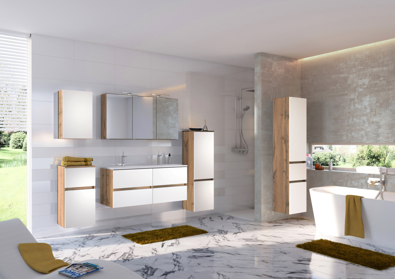 Moderner Spiegelschrank in einem stilvollen Badezimmer mit Holz- und Weißakzenten, seitliche Perspektive.