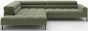 Olivgrünes L-förmiges Ecksofa mit Chaiselongue links, gesteppten Sitzpolstern und schwarzen Metallfüßen, in frontaler Perspektive leicht von oben