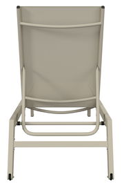 Rückansicht einer beigen Sonnenliege mit stabilem Metallrahmen.