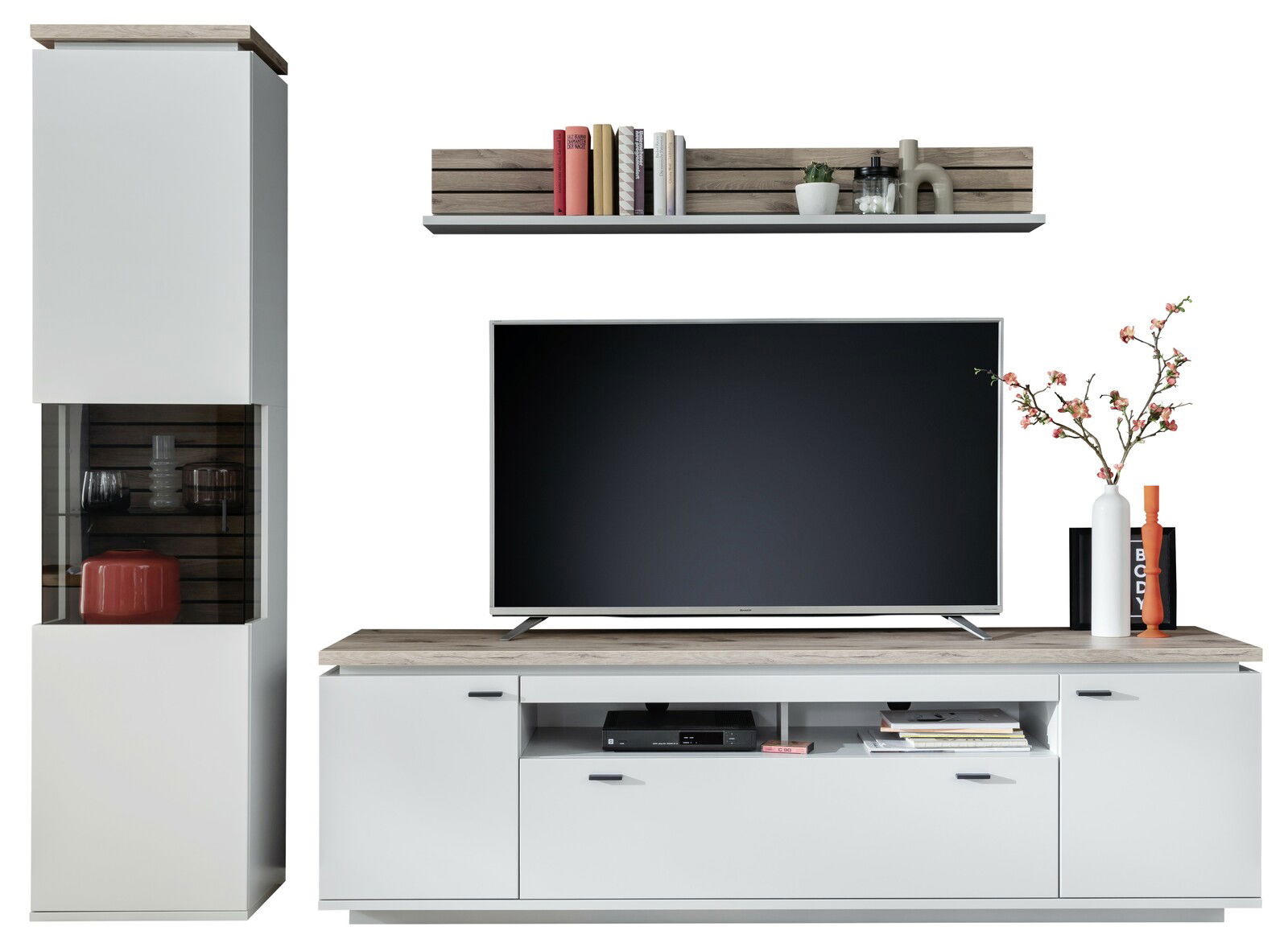 Frontale Ansicht der Wandkombination Stylife ESTEPONA mit TV-Schrank, Regal und Vitrine in modernem Design.