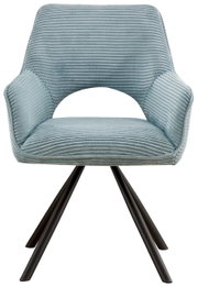 Moderne fauteuil met armleuningen, bekleed met lichtblauwe stof met geribbeld patroon en een zwart metalen frame, gezien van voren.