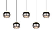 Fünf moderne, kugelförmige Pendelleuchten aus Metall, von unten betrachtet, mit schwarzem und silbernem Finish.