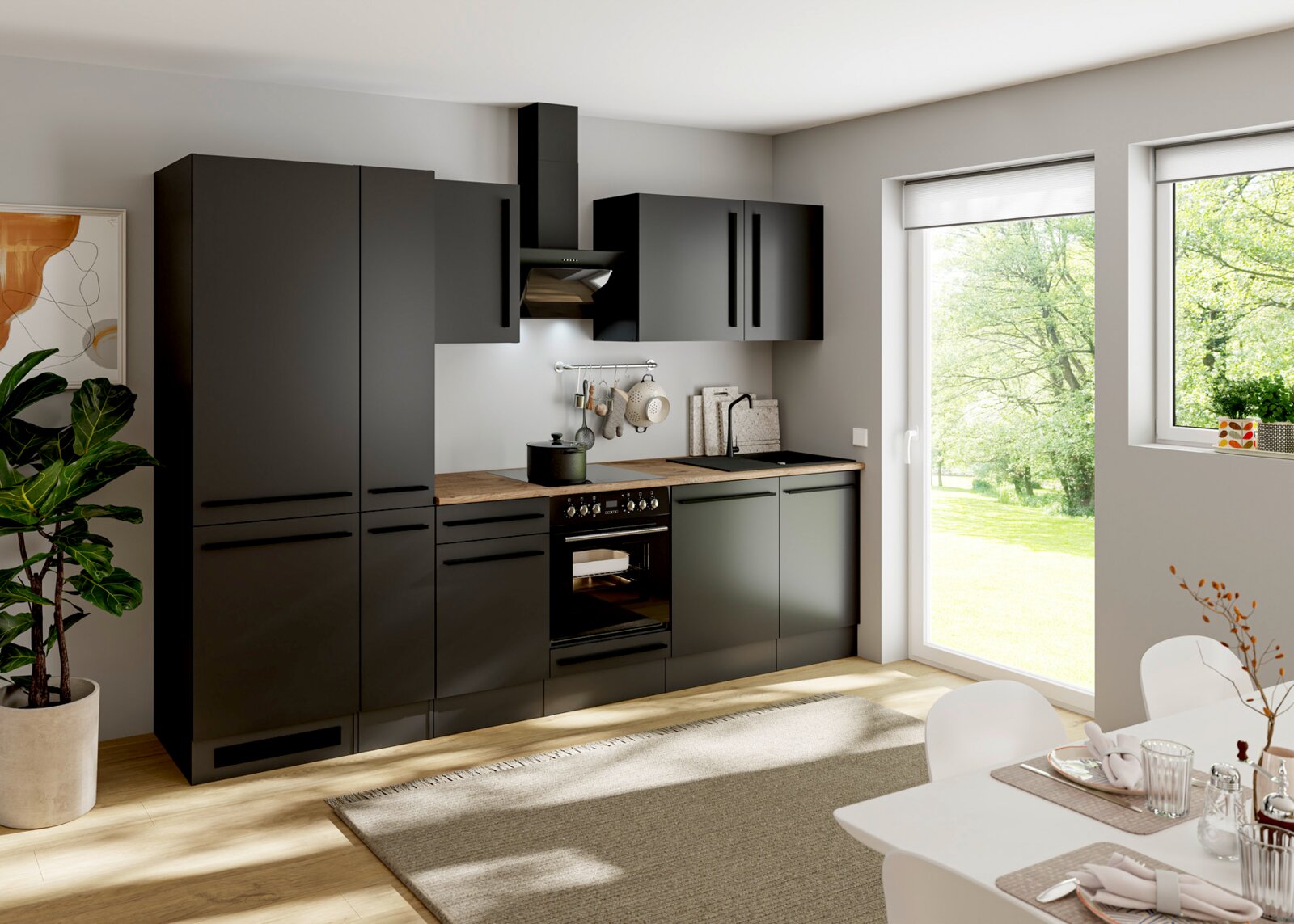 Moderne matzwarte keuken met hoge kasten, houten werkblad, ingebouwde oven en afzuigkap, gefotografeerd in een frontaal licht schuin zijaanzicht