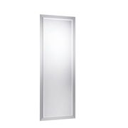 Rechteckiger Facettenspiegel mit silbernem Rahmen, ca. 50x150 cm, in leicht seitlicher Perspektive.