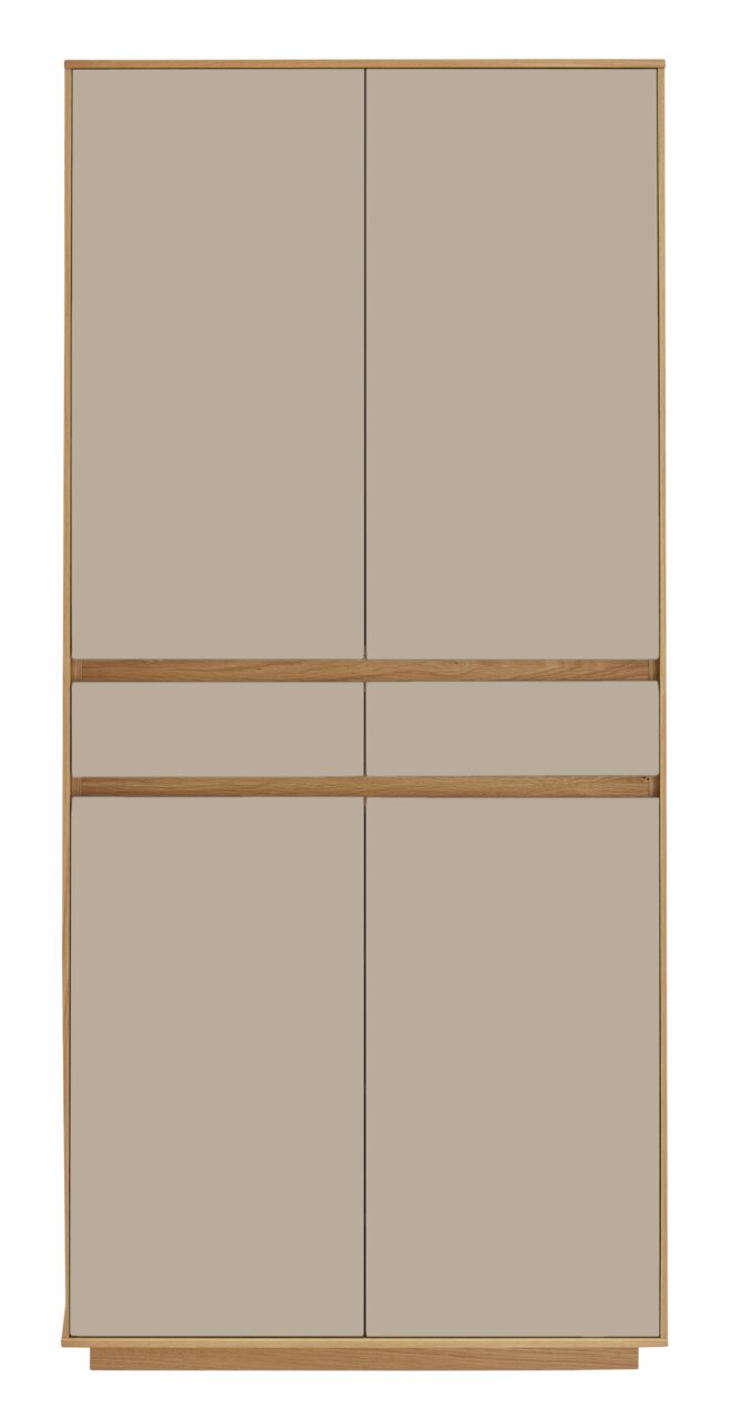 VOSS XL-Mehrzweckschrank V100 Frontansicht eines XL-Mehrzweckschranks mit vier Türen in neutralem Farbton und Holzrahmen.