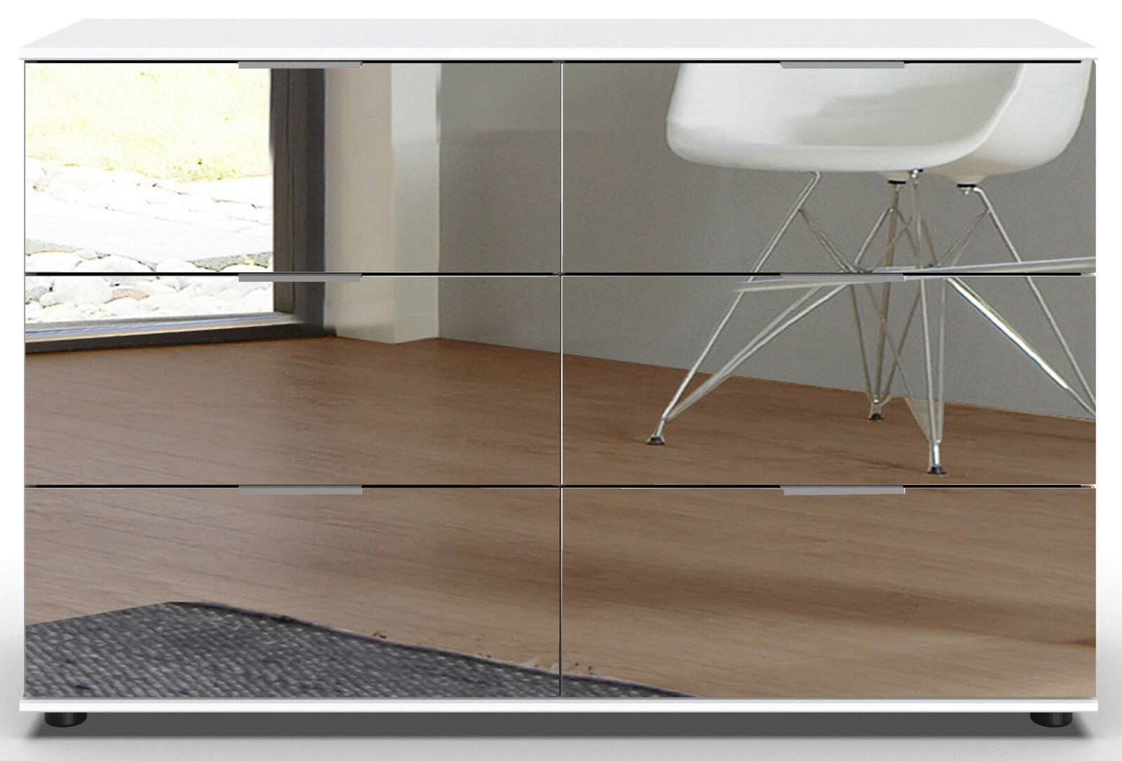 Moderne Kommode mit sechs Schubladen und spiegelnder Front, seitliche Perspektive