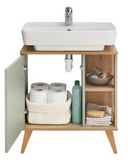 Waschbeckenunterschrank aus Holz mit geöffneter Tür, zeigt Stauraum mit Toilettenpapier, Reinigungsmittel und Handtüchern, Frontalansicht.