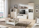 Wohnzimmer mit hellem Highboard-Set CAMRON, bestehend aus einem Highboard, einem TV-Schrank und einem Regal, in einer modernen, gemütlichen Einrichtung. Perspektive von vorne.