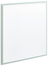 Moderner rechteckiger Spiegel mit schmalem Rahmen, seitliche Perspektive