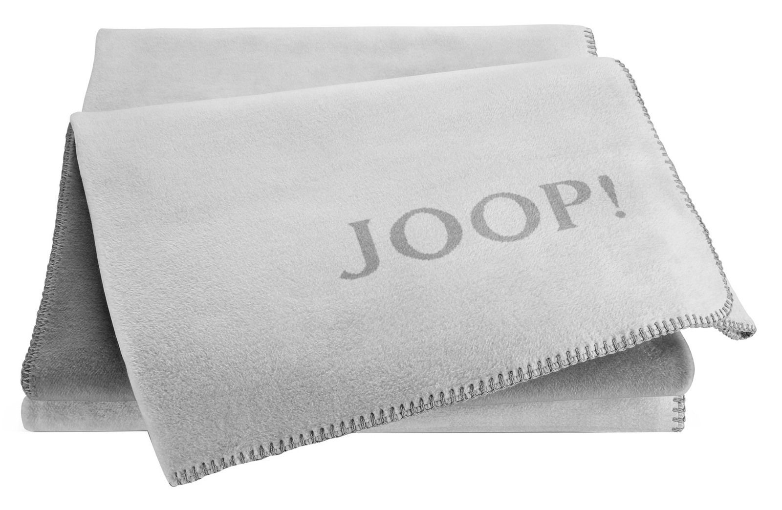 Graue Decke mit JOOP!-Logo, gefaltet und von oben fotografiert.