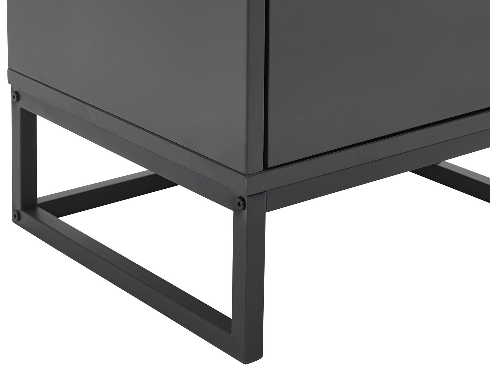 Detailansicht einer modernen Nachtkonsole mit schwarzem Metallrahmen und klaren Linien, seitliche Perspektive.