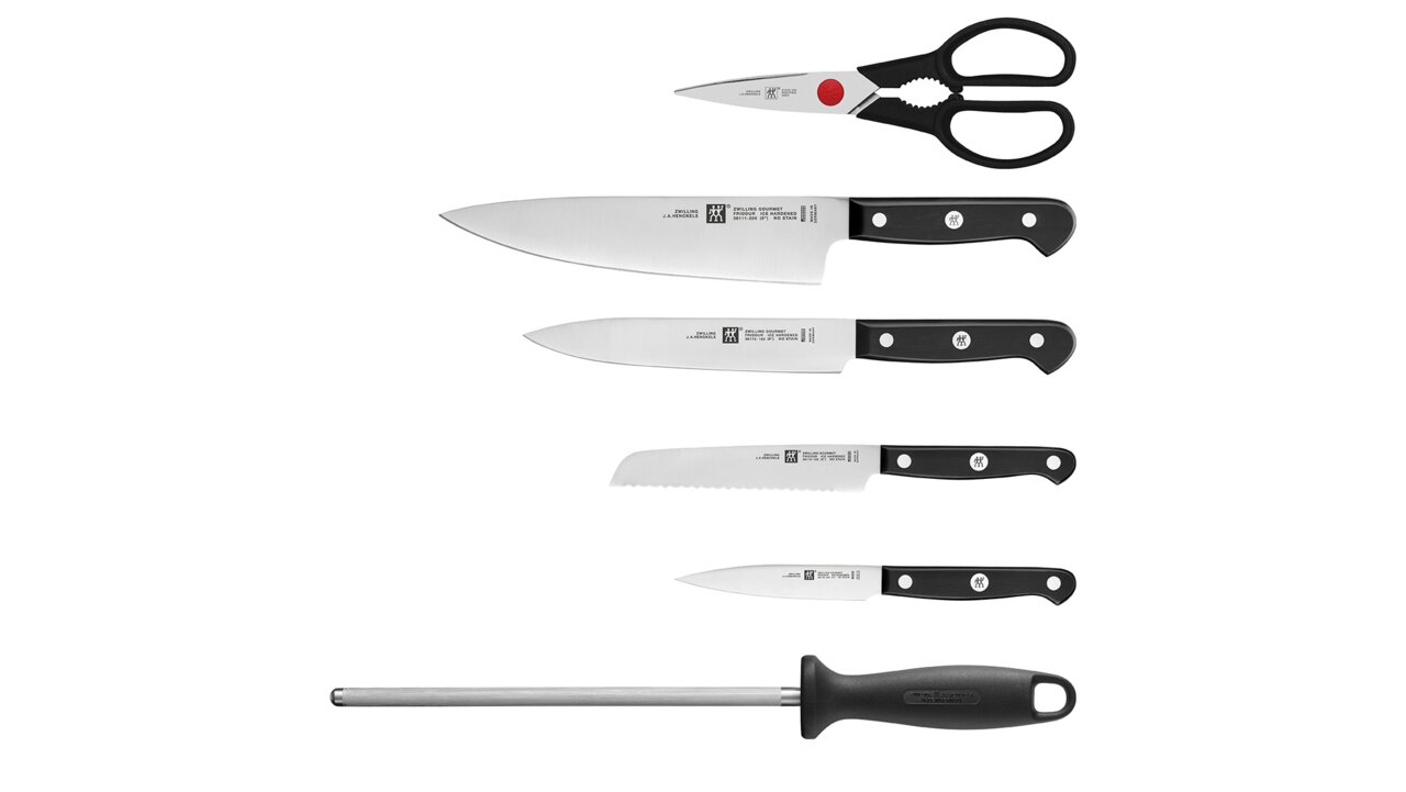 ZWILLING Messenblok, bamboe, 7-delig Gourmet Set van vijf keukenmessen, een schaar en een slijpstaaf, gezien van bovenaf.