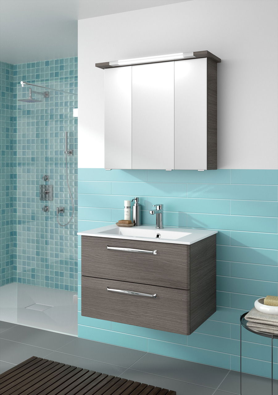 Moderner Badblock mit Waschbecken und Spiegelschrank, seitliche Perspektive