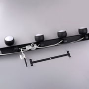 Pendelleuchte BALLINI in schwarzer Ausführung, von oben fotografiert, zeigt die Verkabelung und Montageelemente.