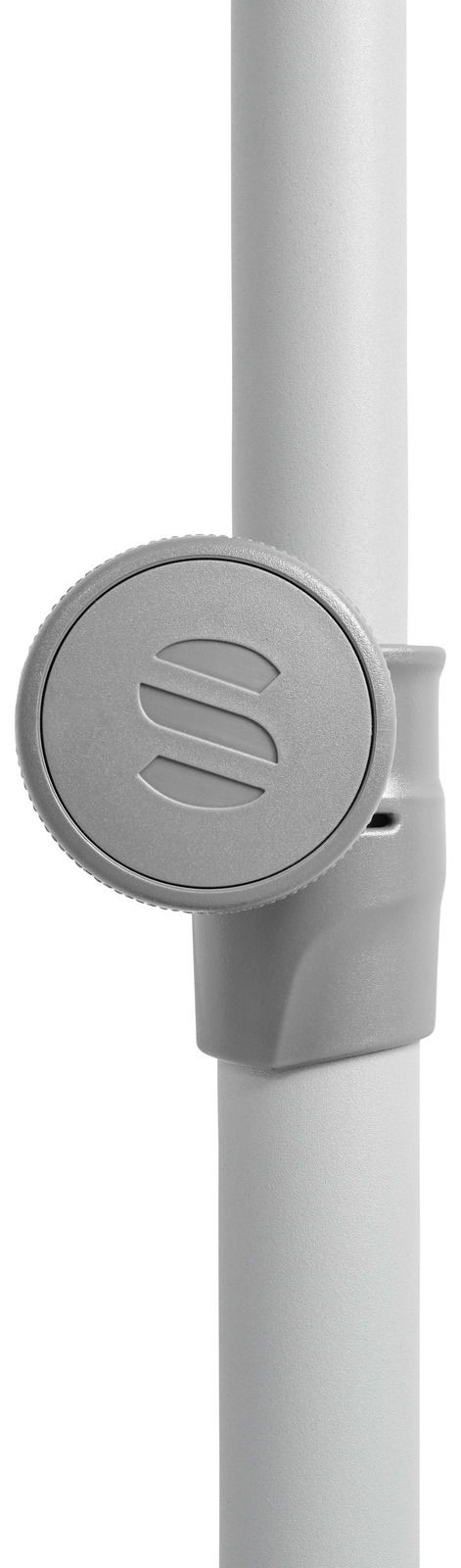 Nahaufnahme eines grauen Sonnenschirmstocks mit einem runden Verstellmechanismus.