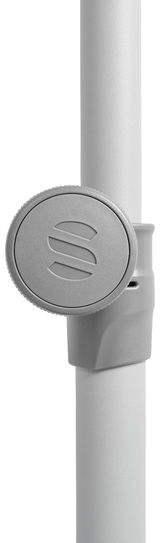 Nahaufnahme eines grauen Sonnenschirmstocks mit einem runden Verstellmechanismus.