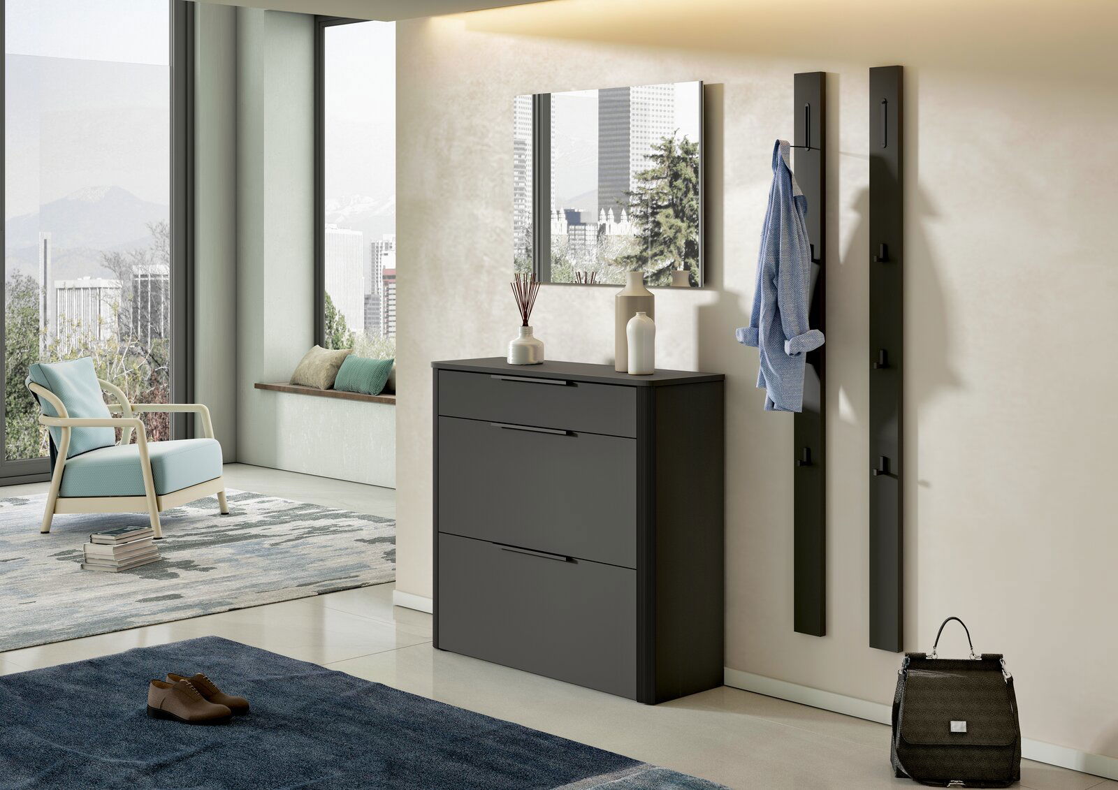 Dieter Knoll Paneel-Leiste SIENA Moderner Eingangsbereich mit einem schwarzen Hängeschuhschrank, zwei vertikalen Garderobenpaneelen und einem Spiegel. Perspektive von schräg vorne.