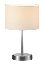 Tischlampe mit rundem, weißem Lampenschirm und silbernem Standfuß, seitliche Perspektive