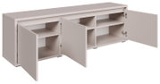 Moderne lage witte opbergkast met drie geopende deuren, meerdere vakken en legplanken, schuin van voren weergegeven.