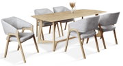Eetkamerset met een houten tafel en zes grijze stoelen met armleuningen van hout en stof, zijaanzicht
