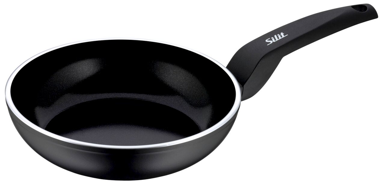 Schwarze Stielpfanne mit 20 cm Durchmesser, seitliche Perspektive, mit ergonomischem Griff und Silit-Logo.