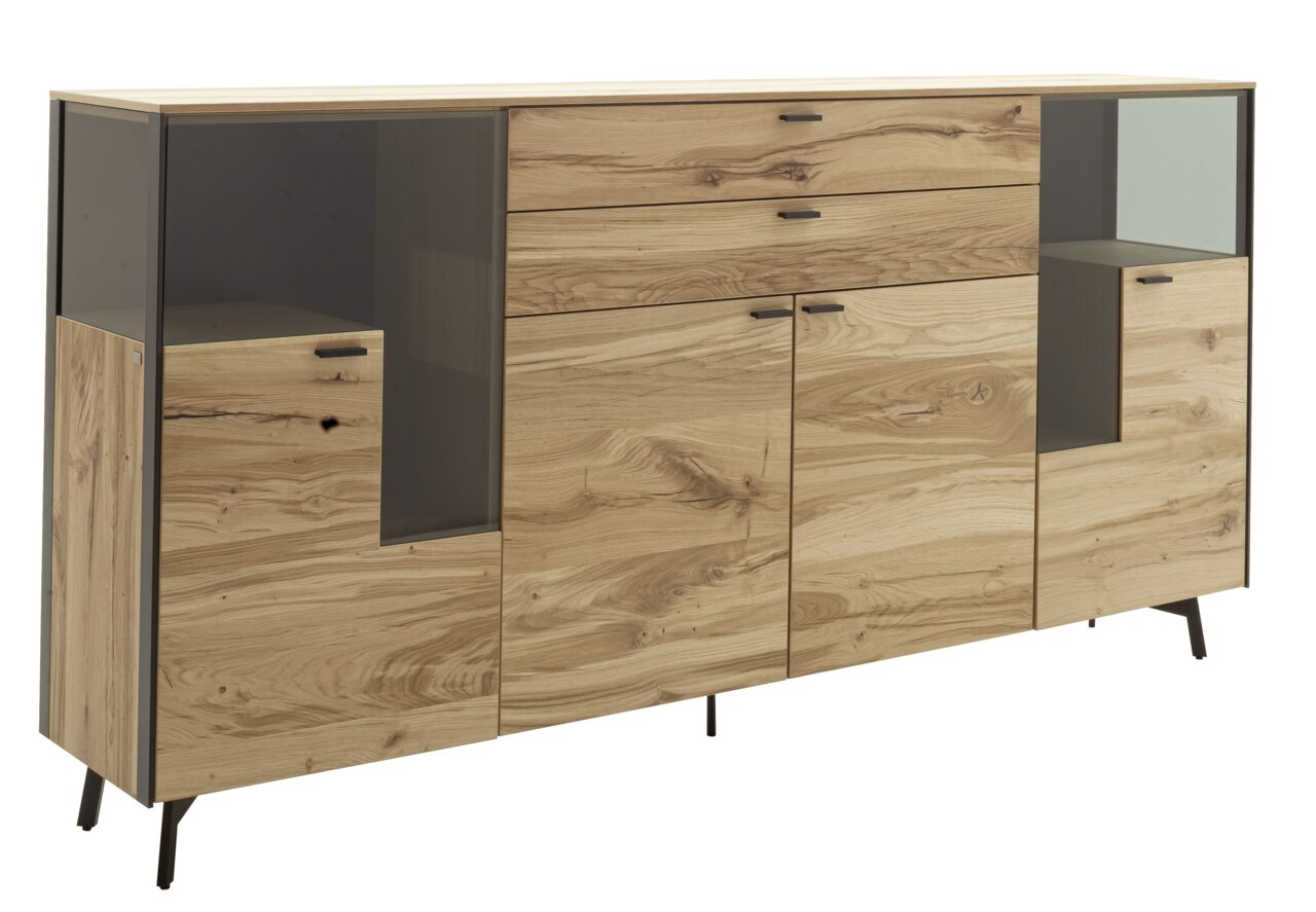 Modernes Sideboard aus Holz mit zwei Schubladen und mehreren Türen, seitliche Glasflächen, Perspektive von vorne links
