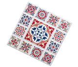 Untersetzer mit buntem, orientalischem Fliesenmuster in Draufsicht