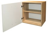 Hängeschrank aus Holz mit geöffneter Tür, zwei Regalböden und seitlicher Perspektive