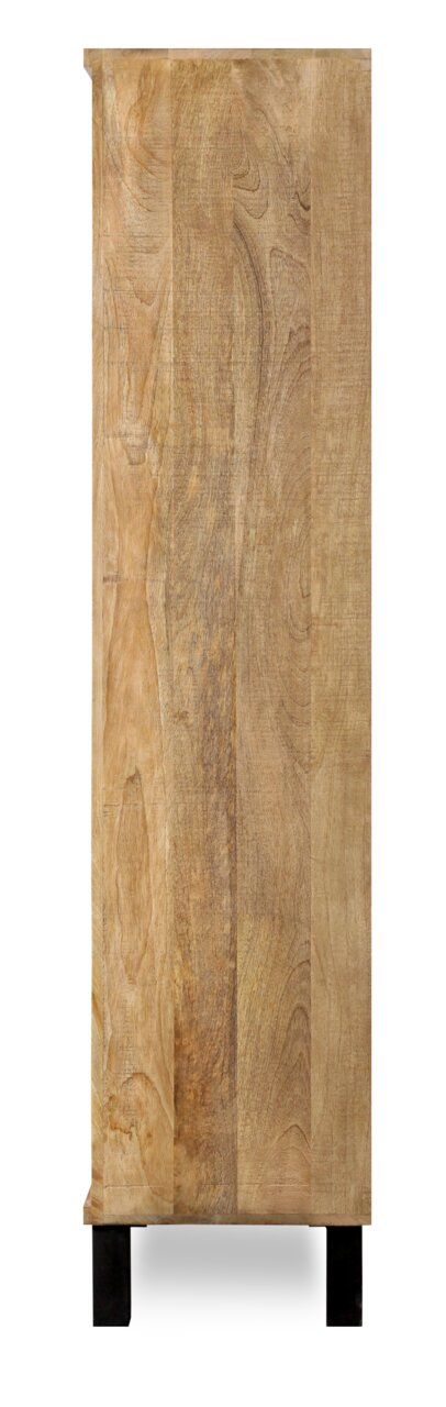 Zijaanzicht van een houten vitrinekast met natuurlijke nerf en zwarte poten.