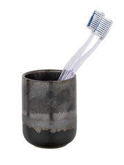 Keramik Zahnputzbecher Riolo in dunklem Design mit zwei transparenten Zahnbürsten, seitliche Perspektive