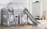 Spielbett mit Rutsche und Leiter, dekoriert mit Tiermotiven, aus seitlicher Perspektive fotografiert.