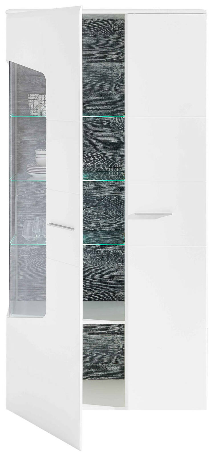 Weiße, zweitürige Vitrine mit Glaseinsätzen und Holzrückwand, teilweise geöffnet, seitliche Perspektive.