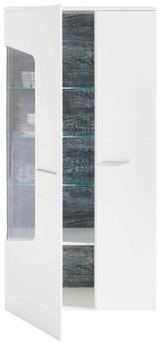 Weiße, zweitürige Vitrine mit Glaseinsätzen und Holzrückwand, teilweise geöffnet, seitliche Perspektive.