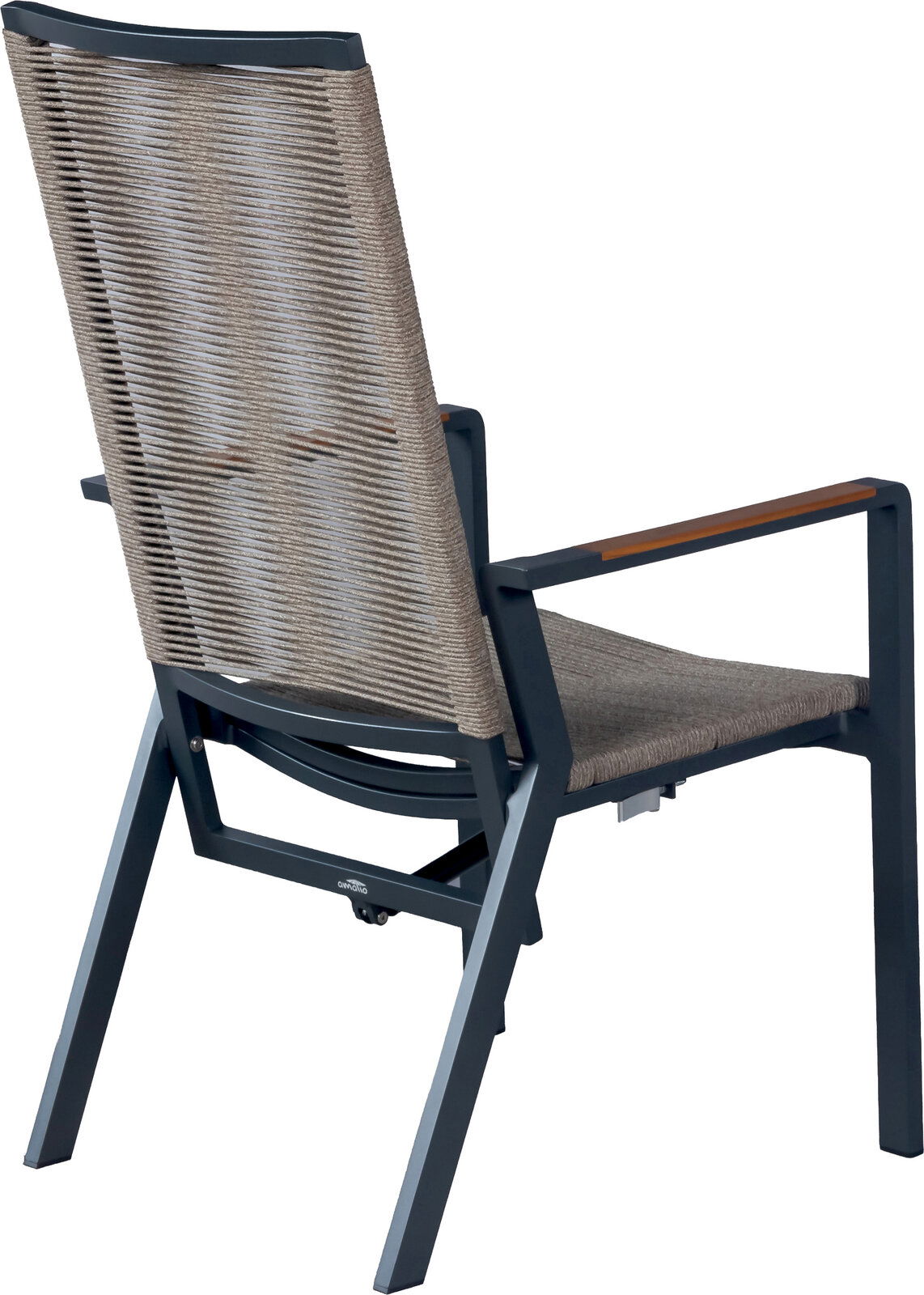 Gartenstuhl mit dunkelgrauem Metallrahmen, Armlehnen mit Holzauflage und taupefarbenem Seilgeflecht an Rückenlehne und Sitzfläche, schräg von hinten links fotografiert