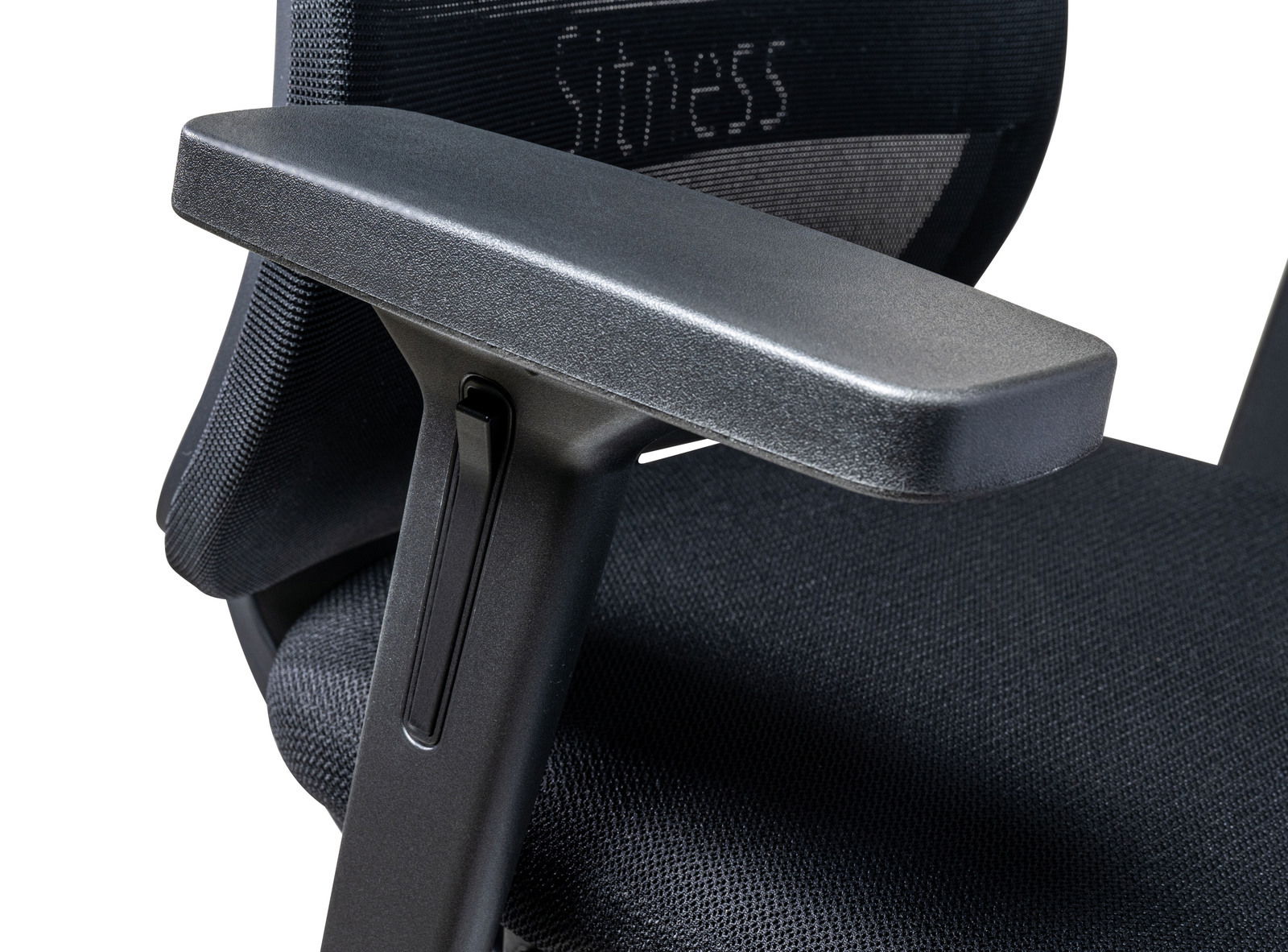 Sitness Bürostuhl ART Nahaufnahme eines schwarzen Bürostuhls mit Armlehne, seitliche Perspektive