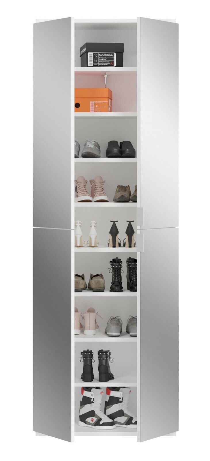 Hoher, schmaler Garderobenschrank mit mehreren Regalböden, gefüllt mit verschiedenen Schuhen und Schuhkartons, aus frontaler Perspektive.