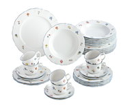 Kombiservice Sonate 30-tlg. mit floralem Muster, bestehend aus Tellern, Tassen und Untertassen, aus der Vogelperspektive.