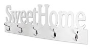 Weiße Wandgarderobe mit Schriftzug „Sweet Home“ und mehreren silbernen Haken, freigestellt vor weißem Hintergrund, in schräger Frontansicht von links