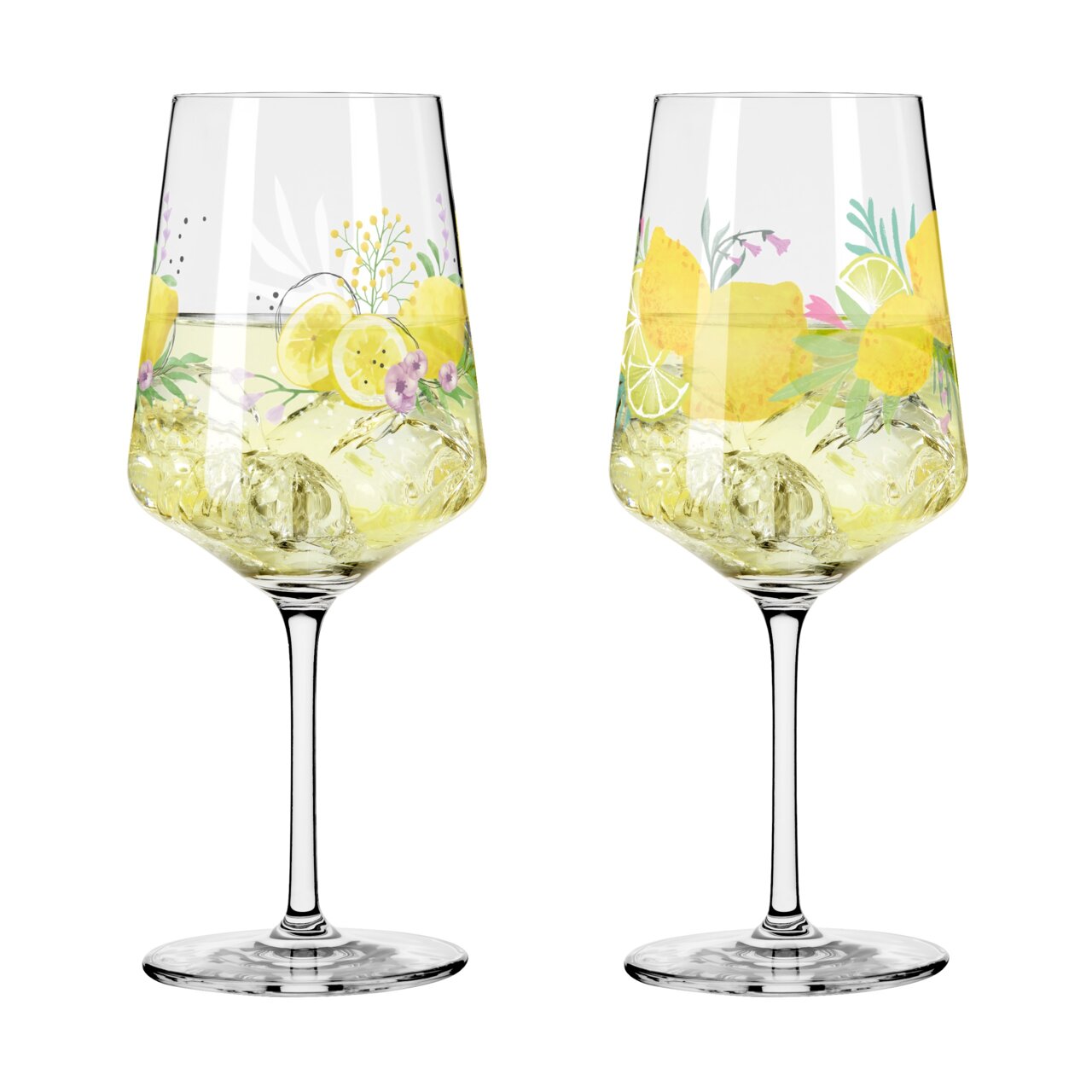 Ritzenhoff Limoncello 2er-Set SOMMERTAU Zwei elegante Weingläser mit Limoncello-Motiv, gefüllt mit Eiswürfeln und gelblicher Flüssigkeit, seitliche Perspektive.