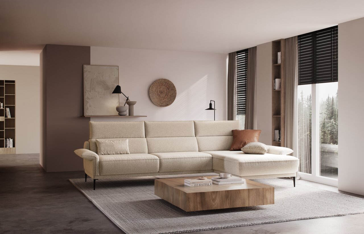 Beige Longchairkombination in modernem Wohnzimmer, seitliche Perspektive