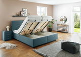 Polsterbett mit hochgeklappten Lattenrosten, seitliche Perspektive, modernes Schlafzimmerdesign